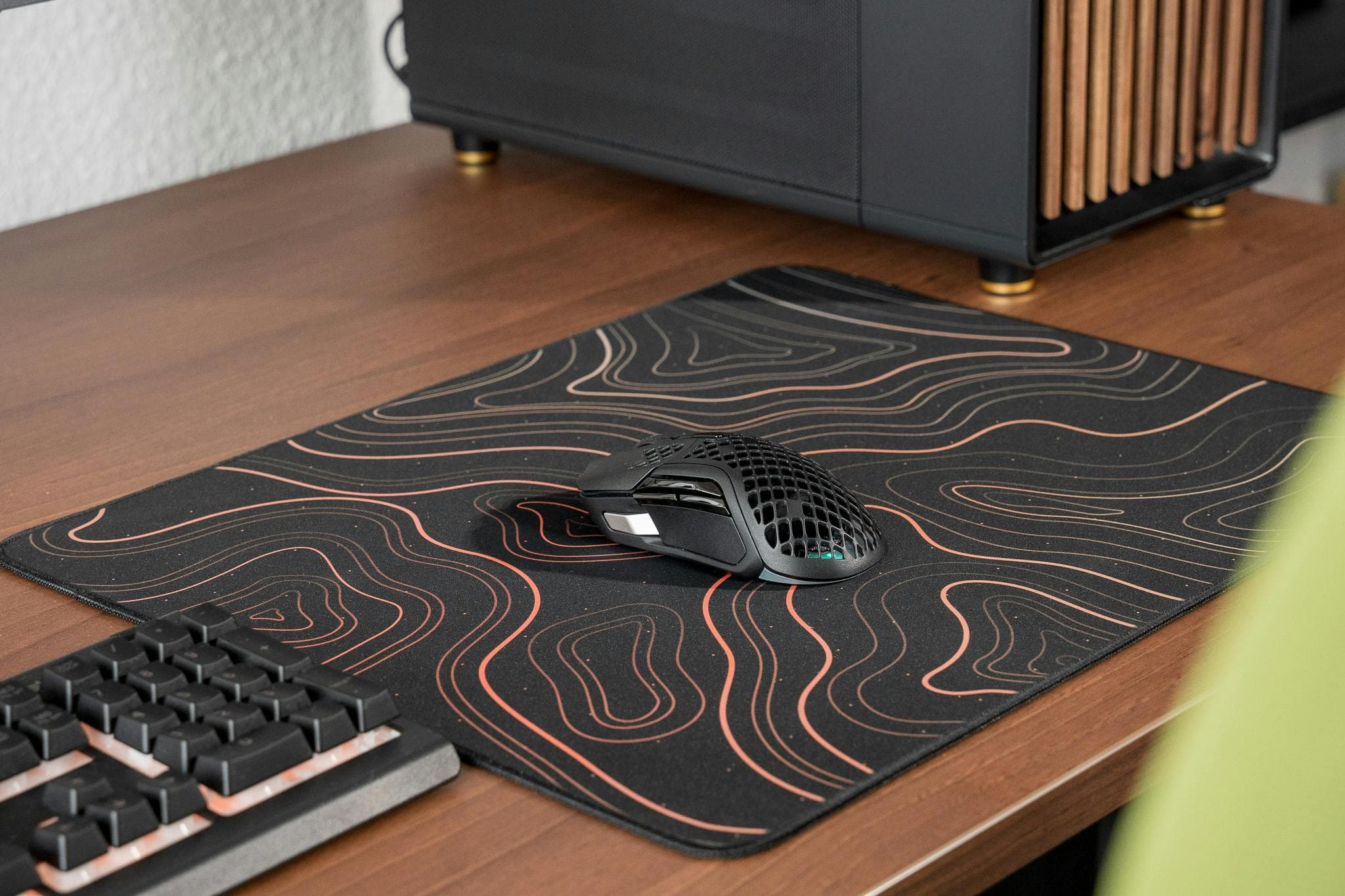 LeetDesk Pro Darkwood with matching Altitude mouse pad